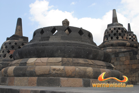stupa candi borobudur, patung budha candi borobudur